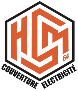 Logo représentant HSM 64 ecrit en lettre capital rouge et en dessous ecrit couverture et electricité
